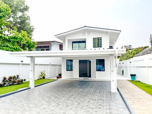 ประกาศฟรี! ซื้อ-ขาย-เช่า คอนโด บ้าน ทาวน์โฮม ที่ดิน และพื้นที่เชิงพาณิชย์ทั่วประเทศไทย ทุกทำเล ทุกงบประมาณ ไม่มีค่าใช้จ่าย ลงง่าย ขายไว เข้าถึงผู้ซื้อโดยตรง 2 198439pic1.jpg