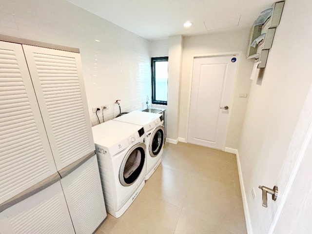 ประกาศฟรี! ซื้อ-ขาย-เช่า คอนโด บ้าน ทาวน์โฮม ที่ดิน และพื้นที่เชิงพาณิชย์ทั่วประเทศไทย ทุกทำเล ทุกงบประมาณ ไม่มีค่าใช้จ่าย ลงง่าย ขายไว เข้าถึงผู้ซื้อโดยตรง 5 198438pic4.jpg