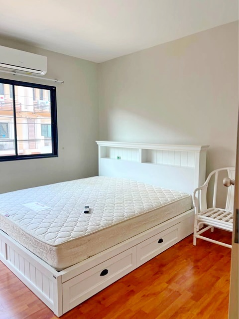 ประกาศฟรี! ซื้อ-ขาย-เช่า คอนโด บ้าน ทาวน์โฮม ที่ดิน และพื้นที่เชิงพาณิชย์ทั่วประเทศไทย ทุกทำเล ทุกงบประมาณ ไม่มีค่าใช้จ่าย ลงง่าย ขายไว เข้าถึงผู้ซื้อโดยตรง 5 198431pic4.jpg