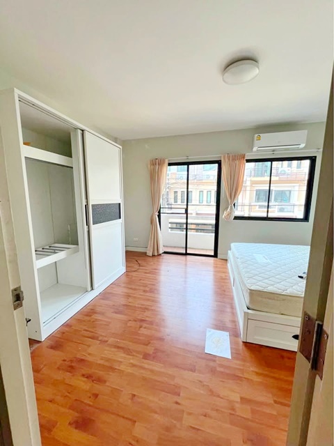 ประกาศฟรี! ซื้อ-ขาย-เช่า คอนโด บ้าน ทาวน์โฮม ที่ดิน และพื้นที่เชิงพาณิชย์ทั่วประเทศไทย ทุกทำเล ทุกงบประมาณ ไม่มีค่าใช้จ่าย ลงง่าย ขายไว เข้าถึงผู้ซื้อโดยตรง 3 198430pic2.jpg