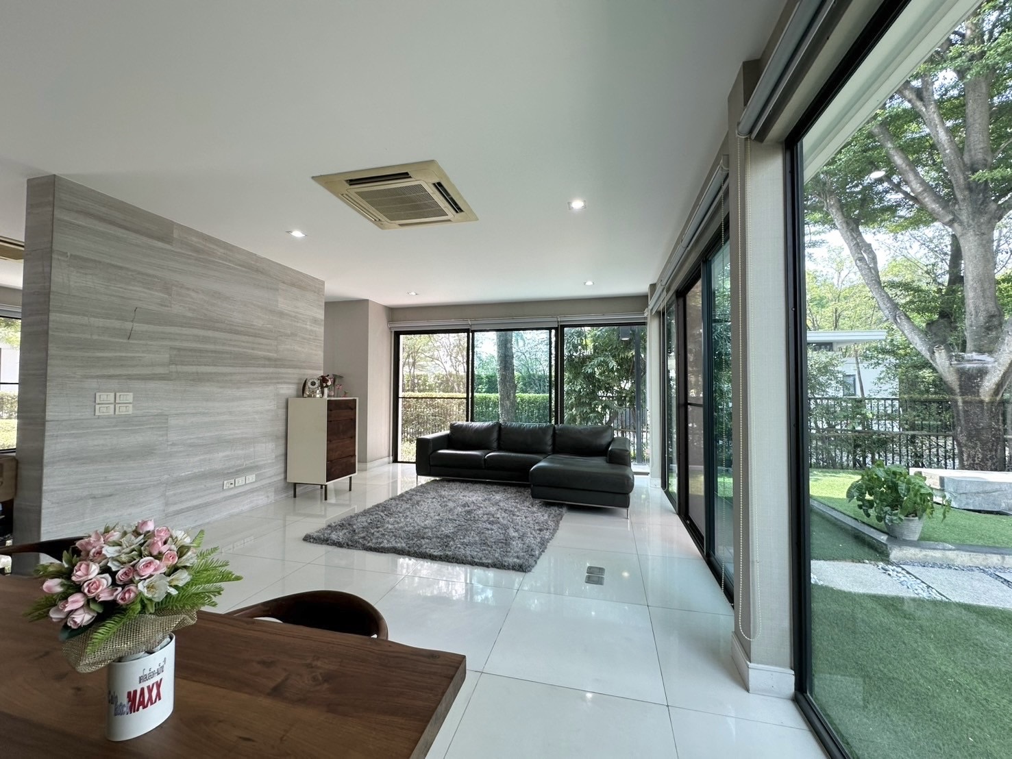 ประกาศฟรี! ซื้อ-ขาย-เช่า คอนโด บ้าน ทาวน์โฮม ที่ดิน และพื้นที่เชิงพาณิชย์ทั่วประเทศไทย ทุกทำเล ทุกงบประมาณ ไม่มีค่าใช้จ่าย ลงง่าย ขายไว เข้าถึงผู้ซื้อโดยตรง 3 289796pic2.jpg