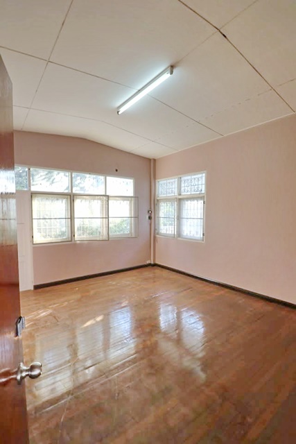 ประกาศฟรี! ซื้อ-ขาย-เช่า คอนโด บ้าน ทาวน์โฮม ที่ดิน และพื้นที่เชิงพาณิชย์ทั่วประเทศไทย ทุกทำเล ทุกงบประมาณ ไม่มีค่าใช้จ่าย ลงง่าย ขายไว เข้าถึงผู้ซื้อโดยตรง 5 198538pic4.jpg