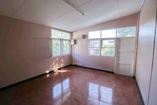 ประกาศฟรี! ซื้อ-ขาย-เช่า คอนโด บ้าน ทาวน์โฮม ที่ดิน และพื้นที่เชิงพาณิชย์ทั่วประเทศไทย ทุกทำเล ทุกงบประมาณ ไม่มีค่าใช้จ่าย ลงง่าย ขายไว เข้าถึงผู้ซื้อโดยตรง 3 198537pic2.jpg