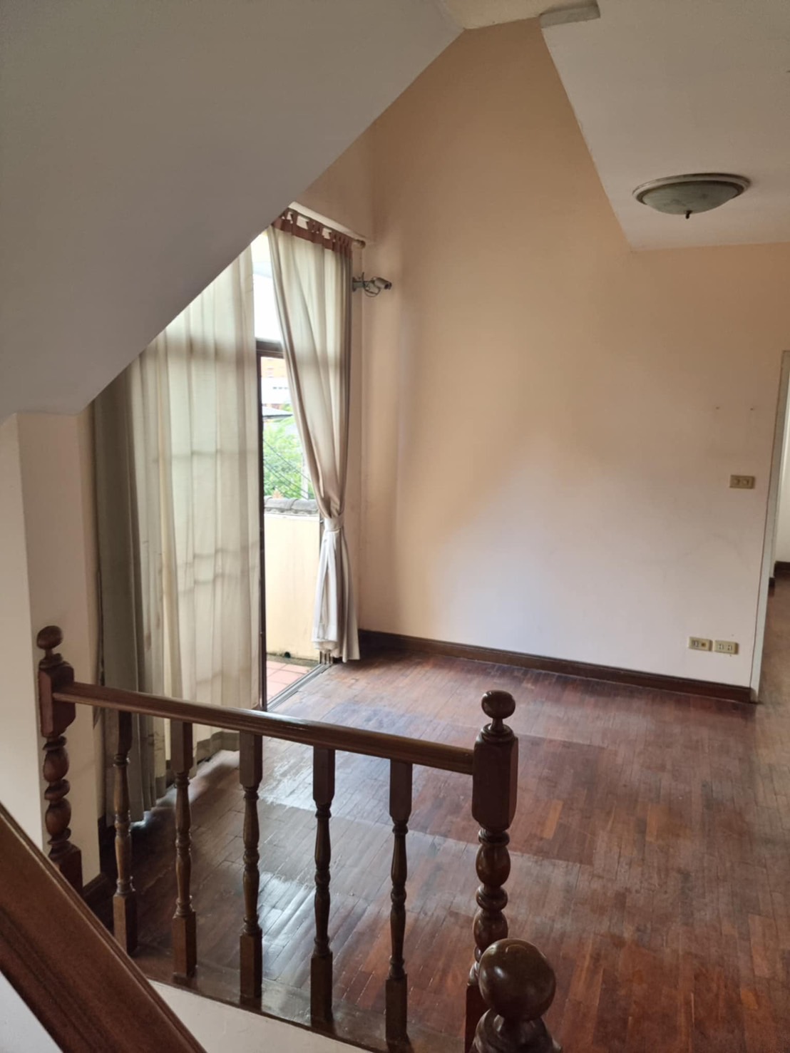 ประกาศฟรี! ซื้อ-ขาย-เช่า คอนโด บ้าน ทาวน์โฮม ที่ดิน และพื้นที่เชิงพาณิชย์ทั่วประเทศไทย ทุกทำเล ทุกงบประมาณ ไม่มีค่าใช้จ่าย ลงง่าย ขายไว เข้าถึงผู้ซื้อโดยตรง 4 185042pic3.jpg