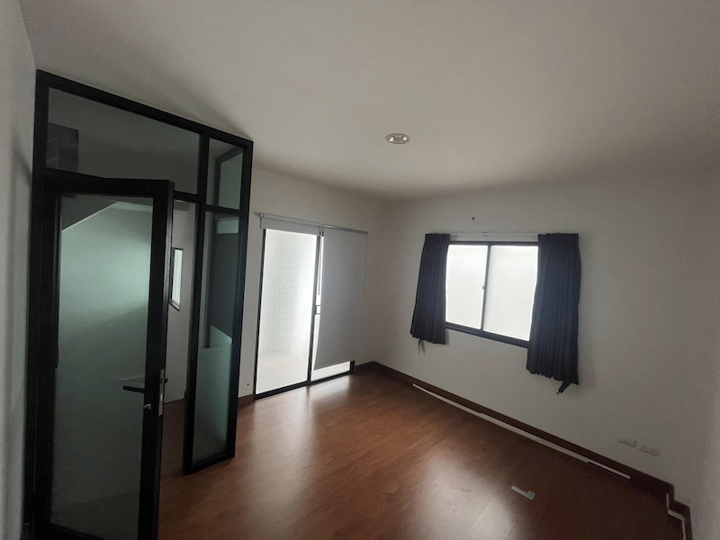 ประกาศฟรี! ซื้อ-ขาย-เช่า คอนโด บ้าน ทาวน์โฮม ที่ดิน และพื้นที่เชิงพาณิชย์ทั่วประเทศไทย ทุกทำเล ทุกงบประมาณ ไม่มีค่าใช้จ่าย ลงง่าย ขายไว เข้าถึงผู้ซื้อโดยตรง 4 490156pic3.jpg