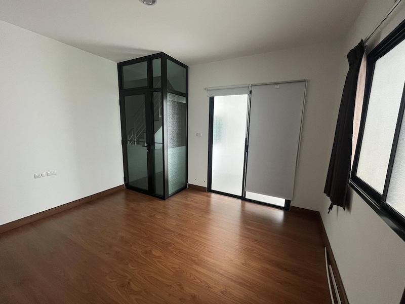 ประกาศฟรี! ซื้อ-ขาย-เช่า คอนโด บ้าน ทาวน์โฮม ที่ดิน และพื้นที่เชิงพาณิชย์ทั่วประเทศไทย ทุกทำเล ทุกงบประมาณ ไม่มีค่าใช้จ่าย ลงง่าย ขายไว เข้าถึงผู้ซื้อโดยตรง 5 490156pic4.jpg