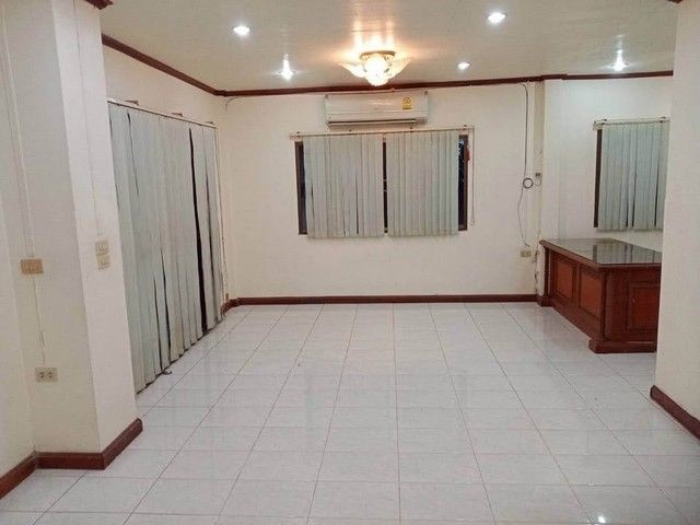 ประกาศฟรี! ซื้อ-ขาย-เช่า คอนโด บ้าน ทาวน์โฮม ที่ดิน และพื้นที่เชิงพาณิชย์ทั่วประเทศไทย ทุกทำเล ทุกงบประมาณ ไม่มีค่าใช้จ่าย ลงง่าย ขายไว เข้าถึงผู้ซื้อโดยตรง 4 198995pic3.jpg