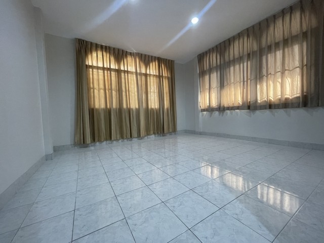 ประกาศฟรี! ซื้อ-ขาย-เช่า คอนโด บ้าน ทาวน์โฮม ที่ดิน และพื้นที่เชิงพาณิชย์ทั่วประเทศไทย ทุกทำเล ทุกงบประมาณ ไม่มีค่าใช้จ่าย ลงง่าย ขายไว เข้าถึงผู้ซื้อโดยตรง 4 490469pic3.jpg