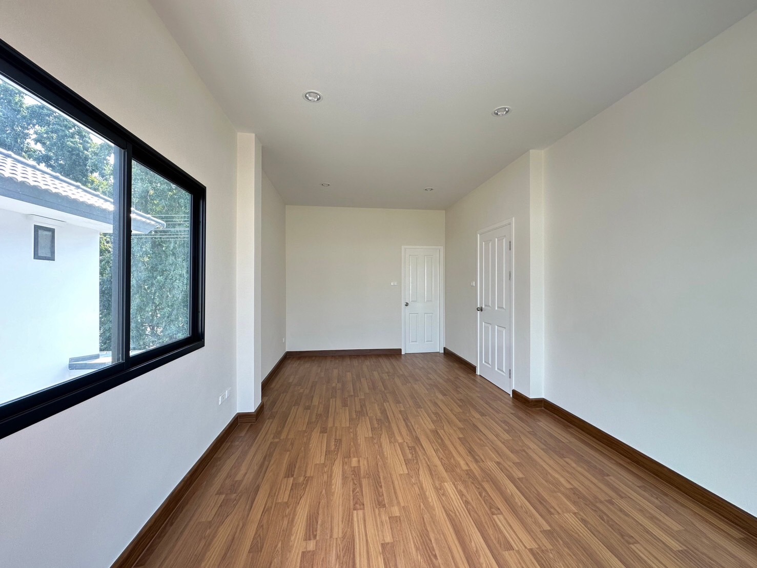 ประกาศฟรี! ซื้อ-ขาย-เช่า คอนโด บ้าน ทาวน์โฮม ที่ดิน และพื้นที่เชิงพาณิชย์ทั่วประเทศไทย ทุกทำเล ทุกงบประมาณ ไม่มีค่าใช้จ่าย ลงง่าย ขายไว เข้าถึงผู้ซื้อโดยตรง 5 490488pic4.jpg