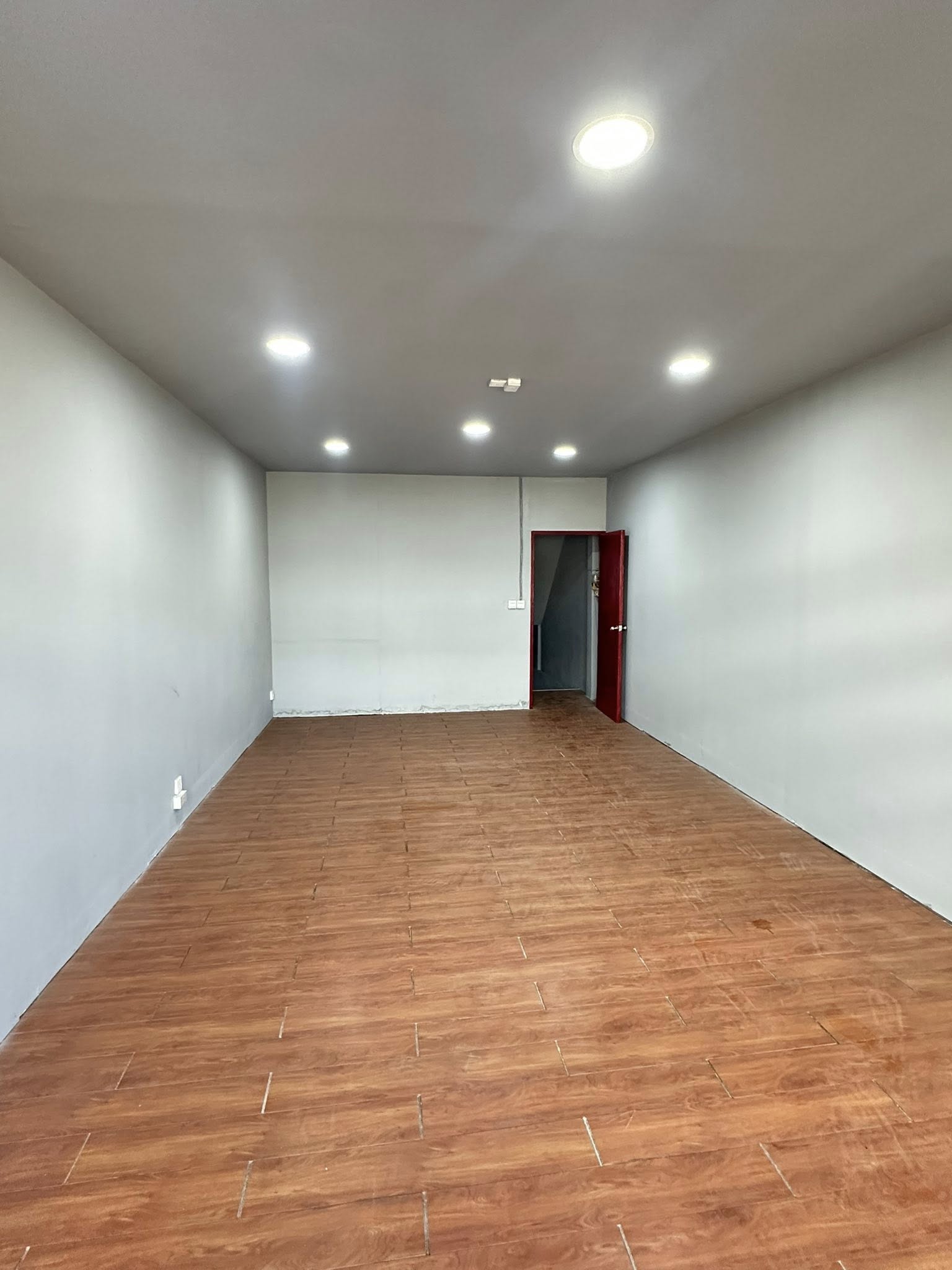 ประกาศฟรี! ซื้อ-ขาย-เช่า คอนโด บ้าน ทาวน์โฮม ที่ดิน และพื้นที่เชิงพาณิชย์ทั่วประเทศไทย ทุกทำเล ทุกงบประมาณ ไม่มีค่าใช้จ่าย ลงง่าย ขายไว เข้าถึงผู้ซื้อโดยตรง 5 199332pic4.jpg