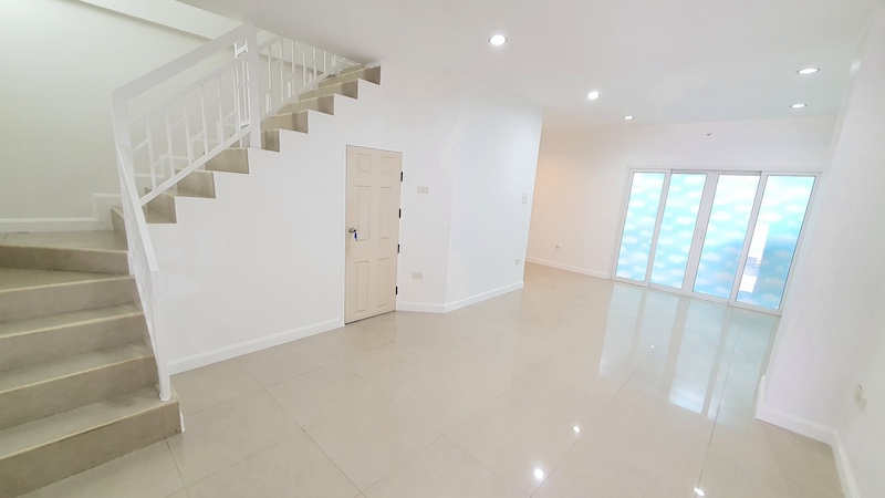 ประกาศฟรี! ซื้อ-ขาย-เช่า คอนโด บ้าน ทาวน์โฮม ที่ดิน และพื้นที่เชิงพาณิชย์ทั่วประเทศไทย ทุกทำเล ทุกงบประมาณ ไม่มีค่าใช้จ่าย ลงง่าย ขายไว เข้าถึงผู้ซื้อโดยตรง 3 490589pic2.jpg