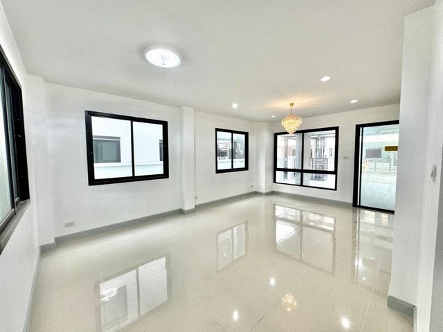 ประกาศฟรี! ซื้อ-ขาย-เช่า คอนโด บ้าน ทาวน์โฮม ที่ดิน และพื้นที่เชิงพาณิชย์ทั่วประเทศไทย ทุกทำเล ทุกงบประมาณ ไม่มีค่าใช้จ่าย ลงง่าย ขายไว เข้าถึงผู้ซื้อโดยตรง 3 290245pic2.jpg