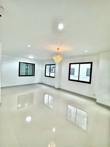 ประกาศฟรี! ซื้อ-ขาย-เช่า คอนโด บ้าน ทาวน์โฮม ที่ดิน และพื้นที่เชิงพาณิชย์ทั่วประเทศไทย ทุกทำเล ทุกงบประมาณ ไม่มีค่าใช้จ่าย ลงง่าย ขายไว เข้าถึงผู้ซื้อโดยตรง 4 290245pic3.jpg