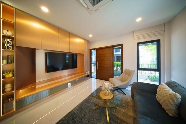 ประกาศฟรี! ซื้อ-ขาย-เช่า คอนโด บ้าน ทาวน์โฮม ที่ดิน และพื้นที่เชิงพาณิชย์ทั่วประเทศไทย ทุกทำเล ทุกงบประมาณ ไม่มีค่าใช้จ่าย ลงง่าย ขายไว เข้าถึงผู้ซื้อโดยตรง 3 490988pic2.jpg