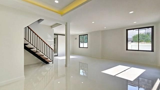 ประกาศฟรี! ซื้อ-ขาย-เช่า คอนโด บ้าน ทาวน์โฮม ที่ดิน และพื้นที่เชิงพาณิชย์ทั่วประเทศไทย ทุกทำเล ทุกงบประมาณ ไม่มีค่าใช้จ่าย ลงง่าย ขายไว เข้าถึงผู้ซื้อโดยตรง 2 491041pic1.jpg