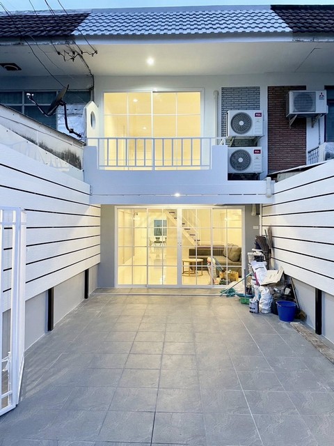 ประกาศฟรี! ซื้อ-ขาย-เช่า คอนโด บ้าน ทาวน์โฮม ที่ดิน และพื้นที่เชิงพาณิชย์ทั่วประเทศไทย ทุกทำเล ทุกงบประมาณ ไม่มีค่าใช้จ่าย ลงง่าย ขายไว เข้าถึงผู้ซื้อโดยตรง 3 491160pic2.jpg