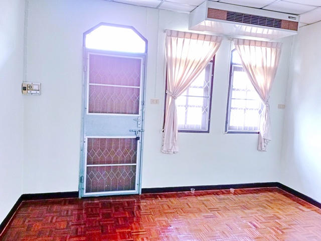 ประกาศฟรี! ซื้อ-ขาย-เช่า คอนโด บ้าน ทาวน์โฮม ที่ดิน และพื้นที่เชิงพาณิชย์ทั่วประเทศไทย ทุกทำเล ทุกงบประมาณ ไม่มีค่าใช้จ่าย ลงง่าย ขายไว เข้าถึงผู้ซื้อโดยตรง 4 199960pic3.jpg