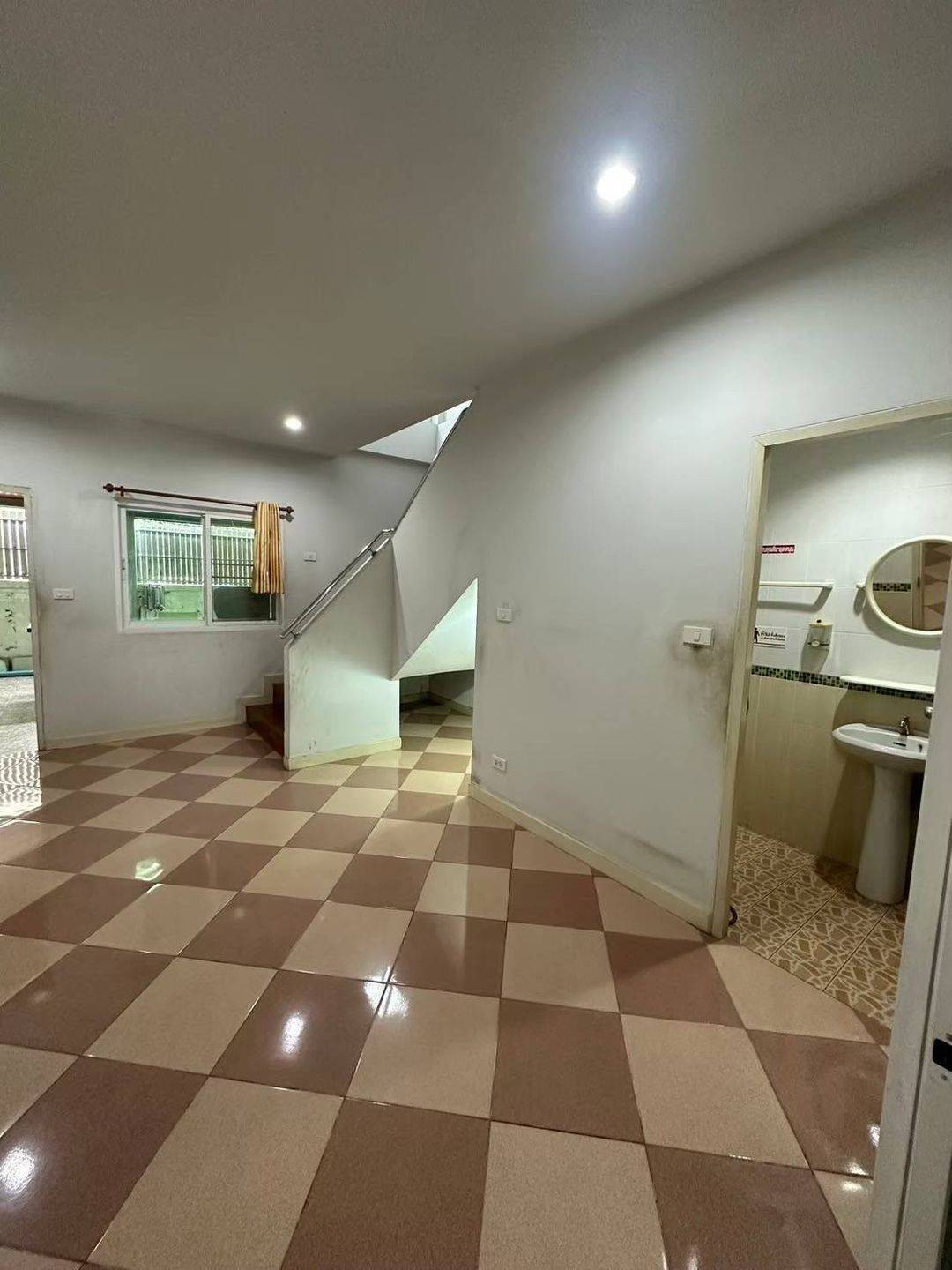 ประกาศฟรี! ซื้อ-ขาย-เช่า คอนโด บ้าน ทาวน์โฮม ที่ดิน และพื้นที่เชิงพาณิชย์ทั่วประเทศไทย ทุกทำเล ทุกงบประมาณ ไม่มีค่าใช้จ่าย ลงง่าย ขายไว เข้าถึงผู้ซื้อโดยตรง 5 200309pic4.jpg