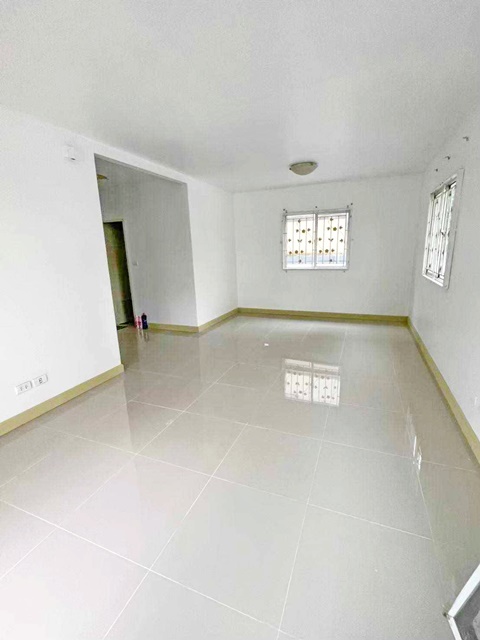 ประกาศฟรี! ซื้อ-ขาย-เช่า คอนโด บ้าน ทาวน์โฮม ที่ดิน และพื้นที่เชิงพาณิชย์ทั่วประเทศไทย ทุกทำเล ทุกงบประมาณ ไม่มีค่าใช้จ่าย ลงง่าย ขายไว เข้าถึงผู้ซื้อโดยตรง 3 200397pic2.jpg