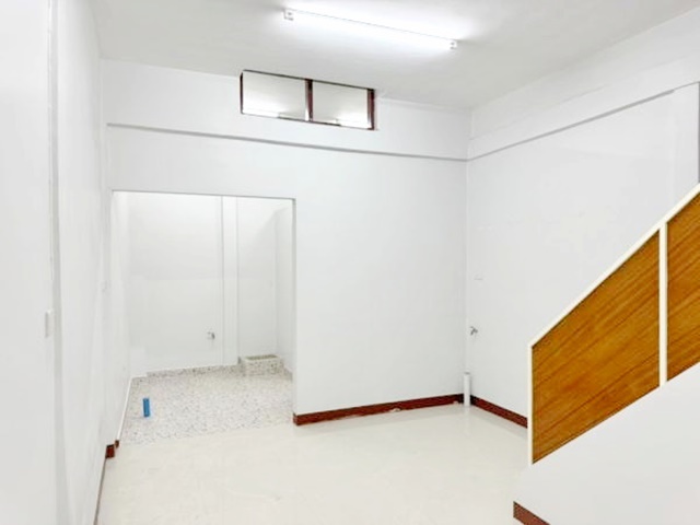 ประกาศฟรี! ซื้อ-ขาย-เช่า คอนโด บ้าน ทาวน์โฮม ที่ดิน และพื้นที่เชิงพาณิชย์ทั่วประเทศไทย ทุกทำเล ทุกงบประมาณ ไม่มีค่าใช้จ่าย ลงง่าย ขายไว เข้าถึงผู้ซื้อโดยตรง 5 200389pic4.jpg