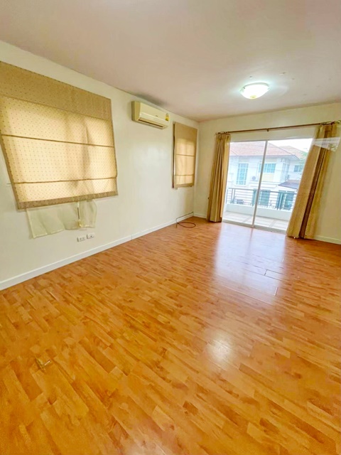 ประกาศฟรี! ซื้อ-ขาย-เช่า คอนโด บ้าน ทาวน์โฮม ที่ดิน และพื้นที่เชิงพาณิชย์ทั่วประเทศไทย ทุกทำเล ทุกงบประมาณ ไม่มีค่าใช้จ่าย ลงง่าย ขายไว เข้าถึงผู้ซื้อโดยตรง 5 200397pic4.jpg