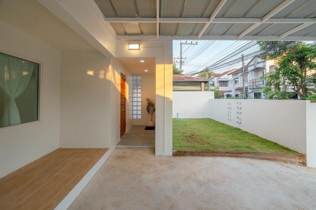 ประกาศฟรี! ซื้อ-ขาย-เช่า คอนโด บ้าน ทาวน์โฮม ที่ดิน และพื้นที่เชิงพาณิชย์ทั่วประเทศไทย ทุกทำเล ทุกงบประมาณ ไม่มีค่าใช้จ่าย ลงง่าย ขายไว เข้าถึงผู้ซื้อโดยตรง 3 200845pic2.jpg