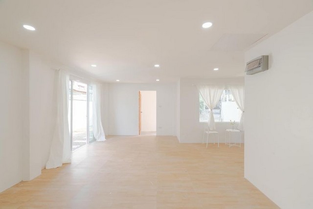 ประกาศฟรี! ซื้อ-ขาย-เช่า คอนโด บ้าน ทาวน์โฮม ที่ดิน และพื้นที่เชิงพาณิชย์ทั่วประเทศไทย ทุกทำเล ทุกงบประมาณ ไม่มีค่าใช้จ่าย ลงง่าย ขายไว เข้าถึงผู้ซื้อโดยตรง 5 200845pic4.jpg