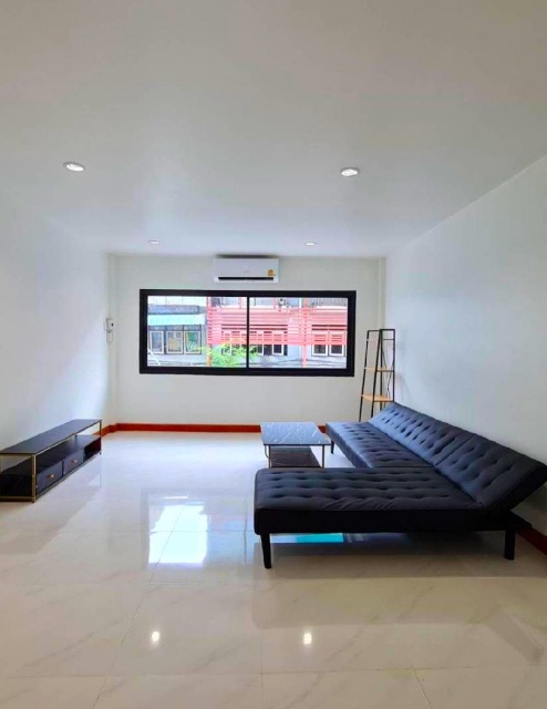 ประกาศฟรี! ซื้อ-ขาย-เช่า คอนโด บ้าน ทาวน์โฮม ที่ดิน และพื้นที่เชิงพาณิชย์ทั่วประเทศไทย ทุกทำเล ทุกงบประมาณ ไม่มีค่าใช้จ่าย ลงง่าย ขายไว เข้าถึงผู้ซื้อโดยตรง 4 200995pic3.jpg