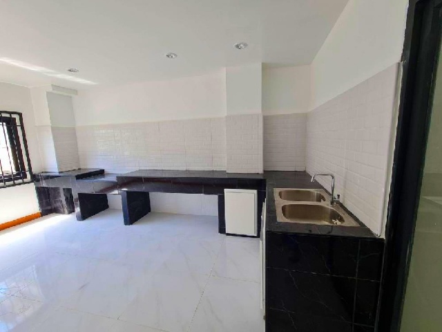 ประกาศฟรี! ซื้อ-ขาย-เช่า คอนโด บ้าน ทาวน์โฮม ที่ดิน และพื้นที่เชิงพาณิชย์ทั่วประเทศไทย ทุกทำเล ทุกงบประมาณ ไม่มีค่าใช้จ่าย ลงง่าย ขายไว เข้าถึงผู้ซื้อโดยตรง 5 200995pic4.jpg