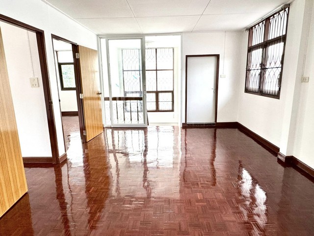 ประกาศฟรี! ซื้อ-ขาย-เช่า คอนโด บ้าน ทาวน์โฮม ที่ดิน และพื้นที่เชิงพาณิชย์ทั่วประเทศไทย ทุกทำเล ทุกงบประมาณ ไม่มีค่าใช้จ่าย ลงง่าย ขายไว เข้าถึงผู้ซื้อโดยตรง 5 491121pic4.jpg