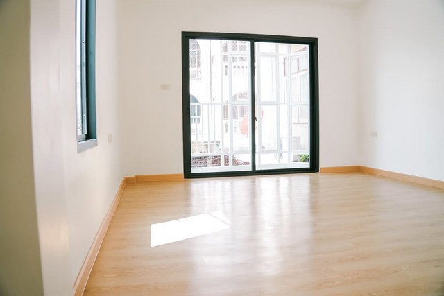 ประกาศฟรี! ซื้อ-ขาย-เช่า คอนโด บ้าน ทาวน์โฮม ที่ดิน และพื้นที่เชิงพาณิชย์ทั่วประเทศไทย ทุกทำเล ทุกงบประมาณ ไม่มีค่าใช้จ่าย ลงง่าย ขายไว เข้าถึงผู้ซื้อโดยตรง 5 491579pic4.jpg