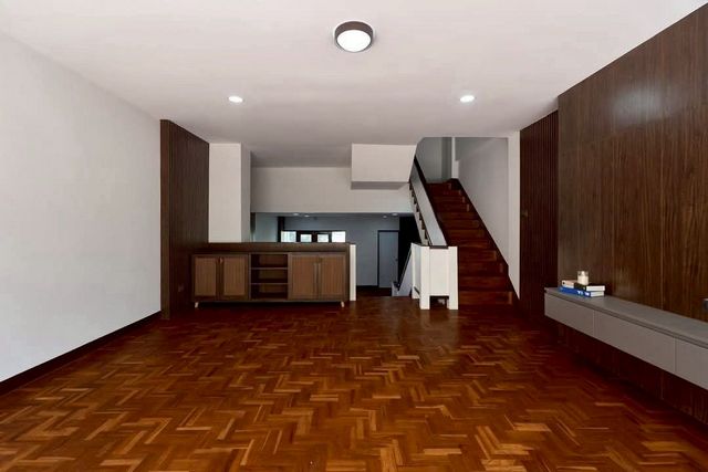 ประกาศฟรี! ซื้อ-ขาย-เช่า คอนโด บ้าน ทาวน์โฮม ที่ดิน และพื้นที่เชิงพาณิชย์ทั่วประเทศไทย ทุกทำเล ทุกงบประมาณ ไม่มีค่าใช้จ่าย ลงง่าย ขายไว เข้าถึงผู้ซื้อโดยตรง 4 201855pic3.jpg