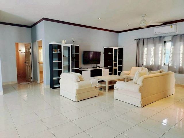 ประกาศฟรี! ซื้อ-ขาย-เช่า คอนโด บ้าน ทาวน์โฮม ที่ดิน และพื้นที่เชิงพาณิชย์ทั่วประเทศไทย ทุกทำเล ทุกงบประมาณ ไม่มีค่าใช้จ่าย ลงง่าย ขายไว เข้าถึงผู้ซื้อโดยตรง 4 201850pic3.jpg