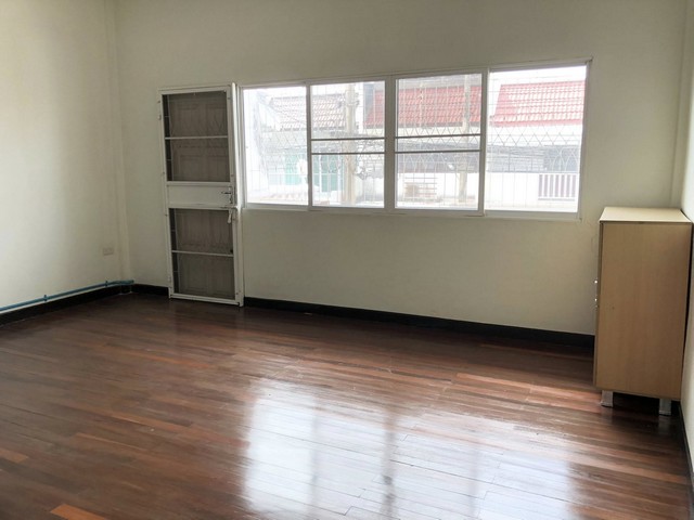 ประกาศฟรี! ซื้อ-ขาย-เช่า คอนโด บ้าน ทาวน์โฮม ที่ดิน และพื้นที่เชิงพาณิชย์ทั่วประเทศไทย ทุกทำเล ทุกงบประมาณ ไม่มีค่าใช้จ่าย ลงง่าย ขายไว เข้าถึงผู้ซื้อโดยตรง 4 491738pic3.jpg