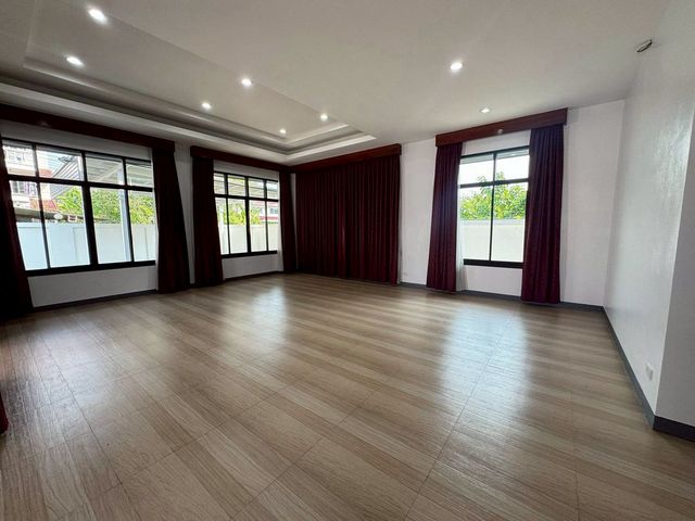 ประกาศฟรี! ซื้อ-ขาย-เช่า คอนโด บ้าน ทาวน์โฮม ที่ดิน และพื้นที่เชิงพาณิชย์ทั่วประเทศไทย ทุกทำเล ทุกงบประมาณ ไม่มีค่าใช้จ่าย ลงง่าย ขายไว เข้าถึงผู้ซื้อโดยตรง 4 202070pic3.jpg