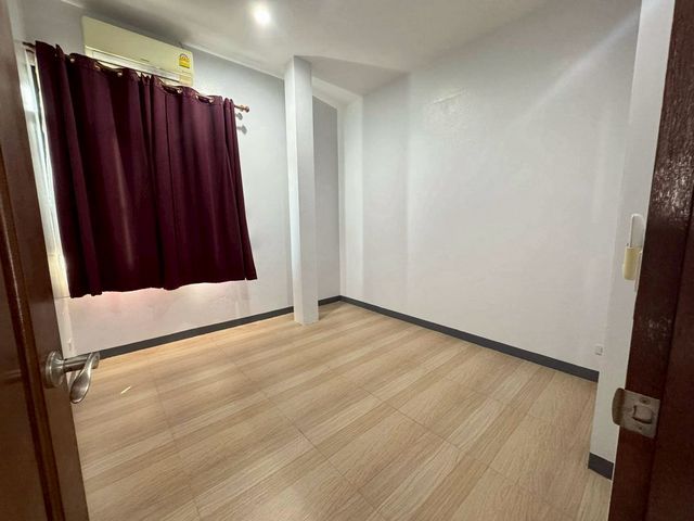 ประกาศฟรี! ซื้อ-ขาย-เช่า คอนโด บ้าน ทาวน์โฮม ที่ดิน และพื้นที่เชิงพาณิชย์ทั่วประเทศไทย ทุกทำเล ทุกงบประมาณ ไม่มีค่าใช้จ่าย ลงง่าย ขายไว เข้าถึงผู้ซื้อโดยตรง 5 202070pic4.jpg