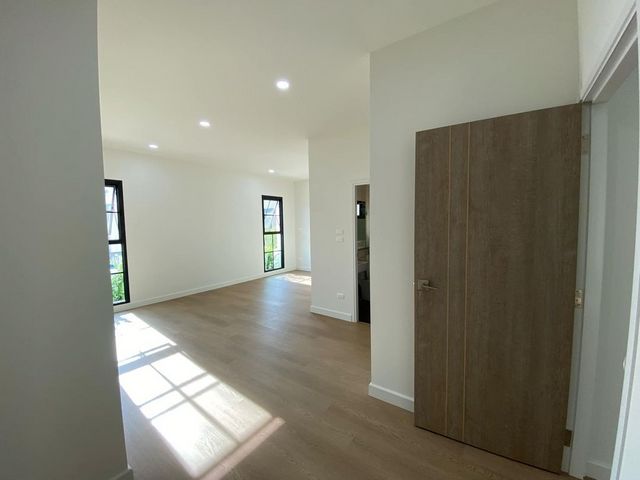 ประกาศฟรี! ซื้อ-ขาย-เช่า คอนโด บ้าน ทาวน์โฮม ที่ดิน และพื้นที่เชิงพาณิชย์ทั่วประเทศไทย ทุกทำเล ทุกงบประมาณ ไม่มีค่าใช้จ่าย ลงง่าย ขายไว เข้าถึงผู้ซื้อโดยตรง 5 202183pic4.jpg