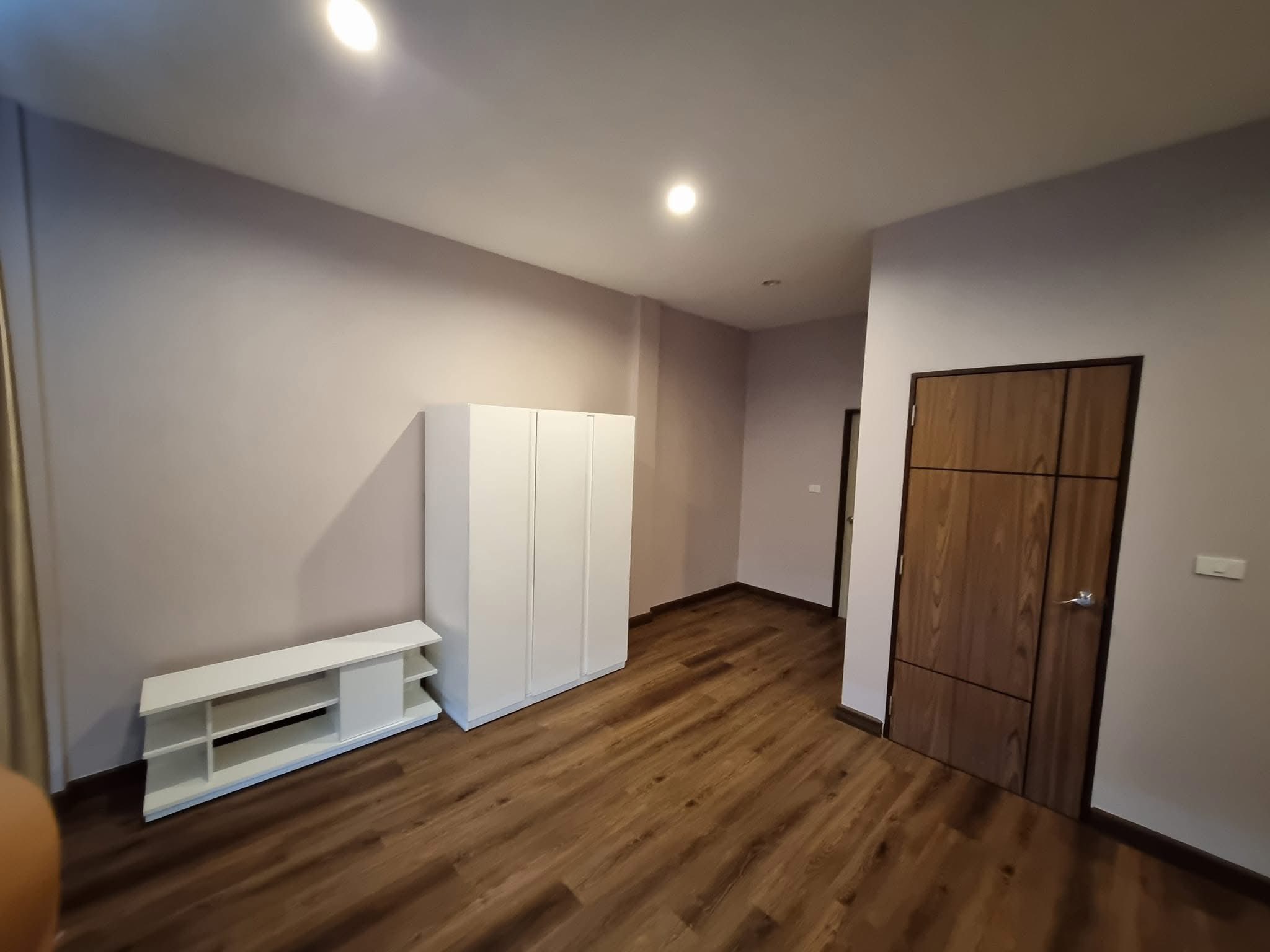 ประกาศฟรี! ซื้อ-ขาย-เช่า คอนโด บ้าน ทาวน์โฮม ที่ดิน และพื้นที่เชิงพาณิชย์ทั่วประเทศไทย ทุกทำเล ทุกงบประมาณ ไม่มีค่าใช้จ่าย ลงง่าย ขายไว เข้าถึงผู้ซื้อโดยตรง 5 202942pic4.jpg