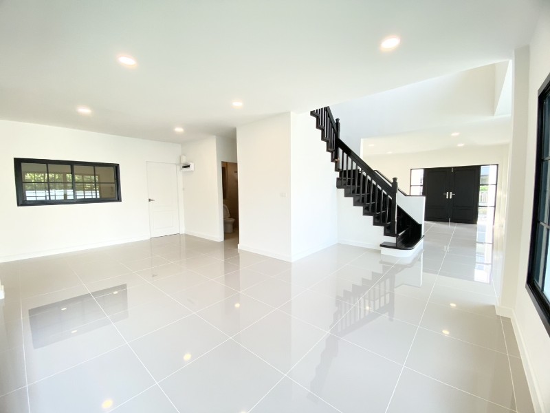 ประกาศฟรี! ซื้อ-ขาย-เช่า คอนโด บ้าน ทาวน์โฮม ที่ดิน และพื้นที่เชิงพาณิชย์ทั่วประเทศไทย ทุกทำเล ทุกงบประมาณ ไม่มีค่าใช้จ่าย ลงง่าย ขายไว เข้าถึงผู้ซื้อโดยตรง 3 200035pic2.jpg