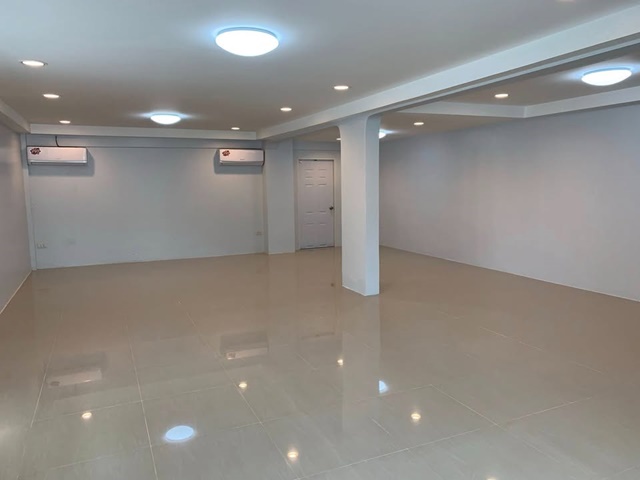 ประกาศฟรี! ซื้อ-ขาย-เช่า คอนโด บ้าน ทาวน์โฮม ที่ดิน และพื้นที่เชิงพาณิชย์ทั่วประเทศไทย ทุกทำเล ทุกงบประมาณ ไม่มีค่าใช้จ่าย ลงง่าย ขายไว เข้าถึงผู้ซื้อโดยตรง 5 203175pic4.jpg