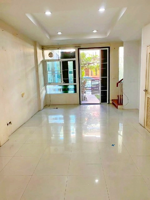 ประกาศฟรี! ซื้อ-ขาย-เช่า คอนโด บ้าน ทาวน์โฮม ที่ดิน และพื้นที่เชิงพาณิชย์ทั่วประเทศไทย ทุกทำเล ทุกงบประมาณ ไม่มีค่าใช้จ่าย ลงง่าย ขายไว เข้าถึงผู้ซื้อโดยตรง 4 203159pic3.jpg