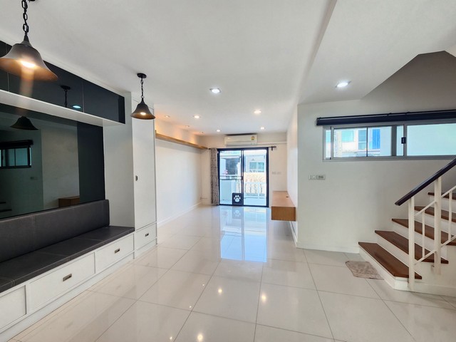 ประกาศฟรี! ซื้อ-ขาย-เช่า คอนโด บ้าน ทาวน์โฮม ที่ดิน และพื้นที่เชิงพาณิชย์ทั่วประเทศไทย ทุกทำเล ทุกงบประมาณ ไม่มีค่าใช้จ่าย ลงง่าย ขายไว เข้าถึงผู้ซื้อโดยตรง 2 492533pic1.jpg