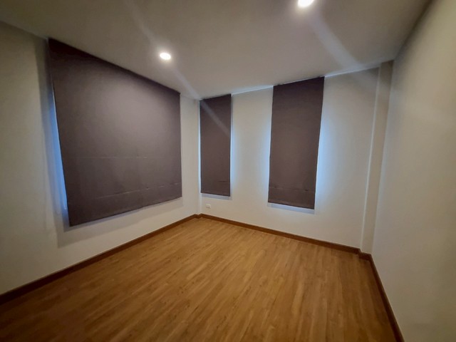 ประกาศฟรี! ซื้อ-ขาย-เช่า คอนโด บ้าน ทาวน์โฮม ที่ดิน และพื้นที่เชิงพาณิชย์ทั่วประเทศไทย ทุกทำเล ทุกงบประมาณ ไม่มีค่าใช้จ่าย ลงง่าย ขายไว เข้าถึงผู้ซื้อโดยตรง 5 288039pic4.jpg