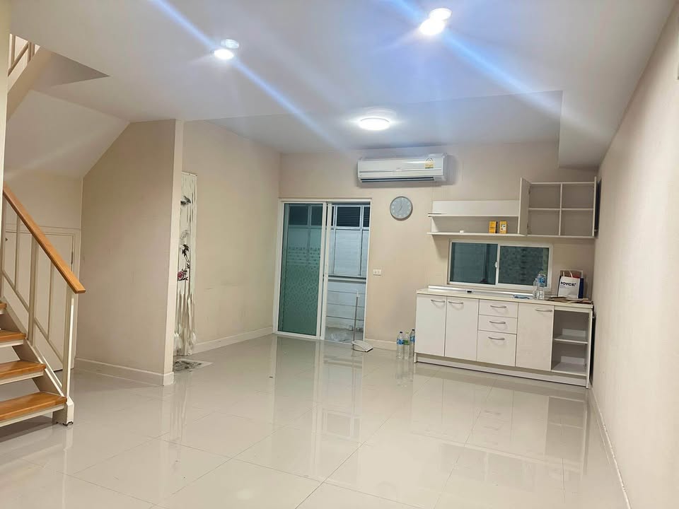 ประกาศฟรี! ซื้อ-ขาย-เช่า คอนโด บ้าน ทาวน์โฮม ที่ดิน และพื้นที่เชิงพาณิชย์ทั่วประเทศไทย ทุกทำเล ทุกงบประมาณ ไม่มีค่าใช้จ่าย ลงง่าย ขายไว เข้าถึงผู้ซื้อโดยตรง 3 203649pic2.jpg