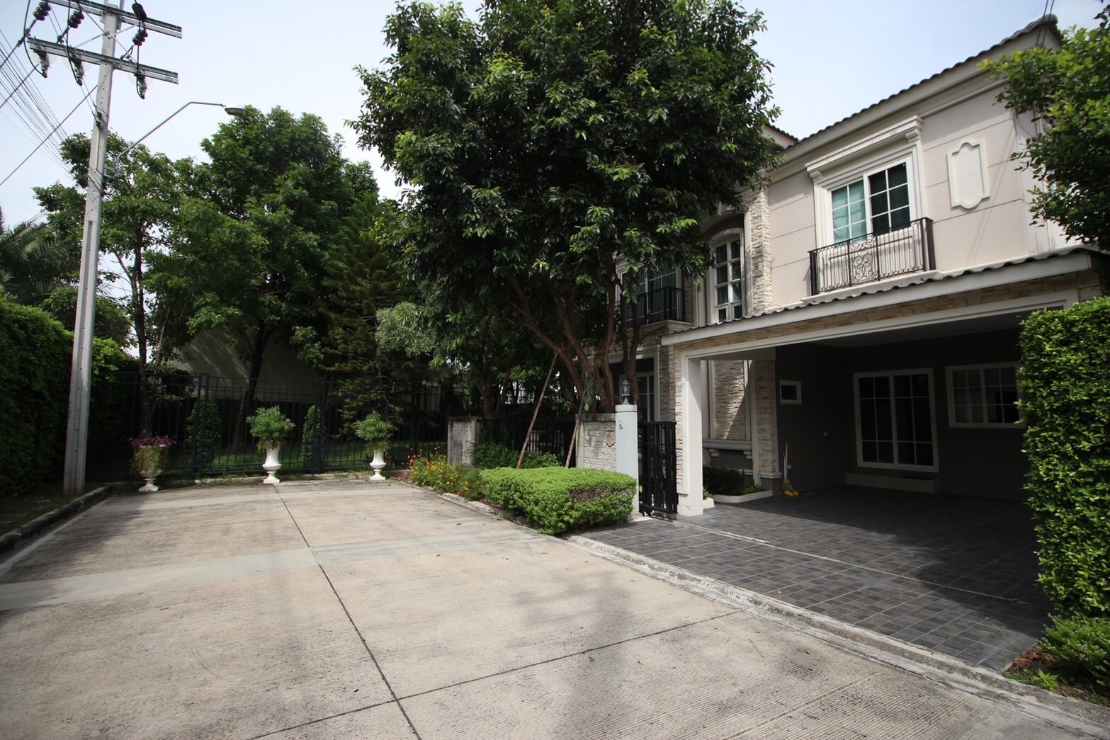 ประกาศฟรี! ซื้อ-ขาย-เช่า คอนโด บ้าน ทาวน์โฮม ที่ดิน และพื้นที่เชิงพาณิชย์ทั่วประเทศไทย ทุกทำเล ทุกงบประมาณ ไม่มีค่าใช้จ่าย ลงง่าย ขายไว เข้าถึงผู้ซื้อโดยตรง 2 201733pic1.jpg