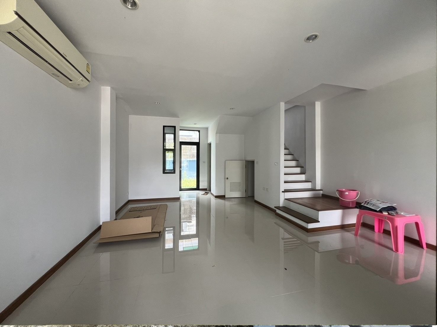 ประกาศฟรี! ซื้อ-ขาย-เช่า คอนโด บ้าน ทาวน์โฮม ที่ดิน และพื้นที่เชิงพาณิชย์ทั่วประเทศไทย ทุกทำเล ทุกงบประมาณ ไม่มีค่าใช้จ่าย ลงง่าย ขายไว เข้าถึงผู้ซื้อโดยตรง 3 203793pic2.jpg