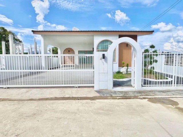 ประกาศฟรี! ซื้อ-ขาย-เช่า คอนโด บ้าน ทาวน์โฮม ที่ดิน และพื้นที่เชิงพาณิชย์ทั่วประเทศไทย ทุกทำเล ทุกงบประมาณ ไม่มีค่าใช้จ่าย ลงง่าย ขายไว เข้าถึงผู้ซื้อโดยตรง 2 203958pic1.jpg