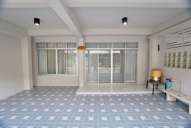 ประกาศฟรี! ซื้อ-ขาย-เช่า คอนโด บ้าน ทาวน์โฮม ที่ดิน และพื้นที่เชิงพาณิชย์ทั่วประเทศไทย ทุกทำเล ทุกงบประมาณ ไม่มีค่าใช้จ่าย ลงง่าย ขายไว เข้าถึงผู้ซื้อโดยตรง 3 492693pic2.jpg