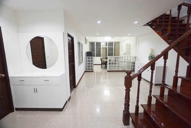 ประกาศฟรี! ซื้อ-ขาย-เช่า คอนโด บ้าน ทาวน์โฮม ที่ดิน และพื้นที่เชิงพาณิชย์ทั่วประเทศไทย ทุกทำเล ทุกงบประมาณ ไม่มีค่าใช้จ่าย ลงง่าย ขายไว เข้าถึงผู้ซื้อโดยตรง 5 492693pic4.jpg