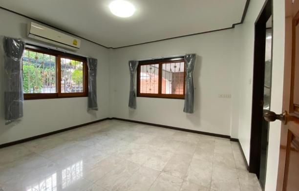 ประกาศฟรี! ซื้อ-ขาย-เช่า คอนโด บ้าน ทาวน์โฮม ที่ดิน และพื้นที่เชิงพาณิชย์ทั่วประเทศไทย ทุกทำเล ทุกงบประมาณ ไม่มีค่าใช้จ่าย ลงง่าย ขายไว เข้าถึงผู้ซื้อโดยตรง 5 492839pic4.jpg